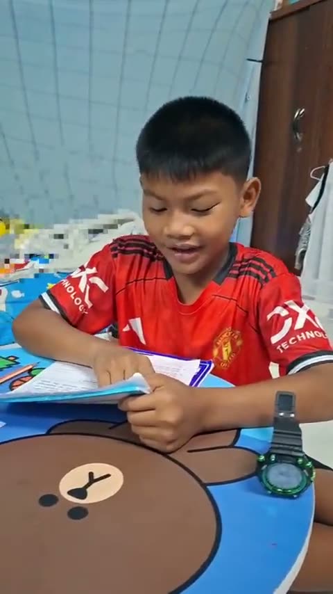 นักเรียนอ่านออกเสียงบทอ่านทีละย่อหน้า
